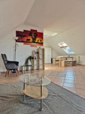 Spacious 4-Room Apartment Ideal for Families and Business Trips in a Quiet Area